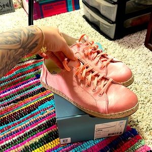 Toms shoes brand new with box